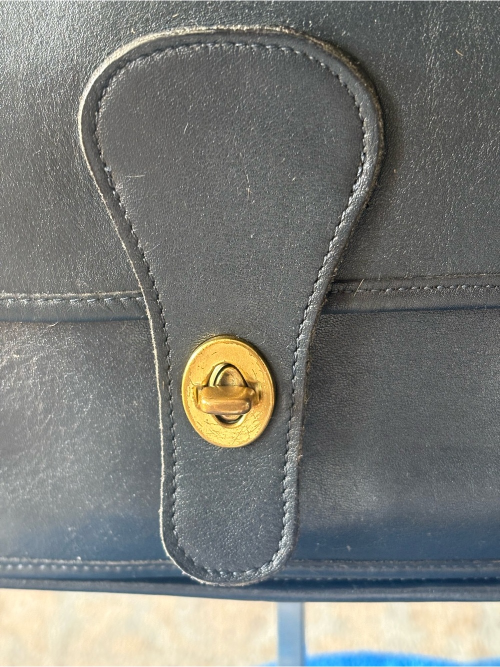 Vintage Coach two way bag Navy leather with brass hard wear made around 1970 - Picture 16 of 16